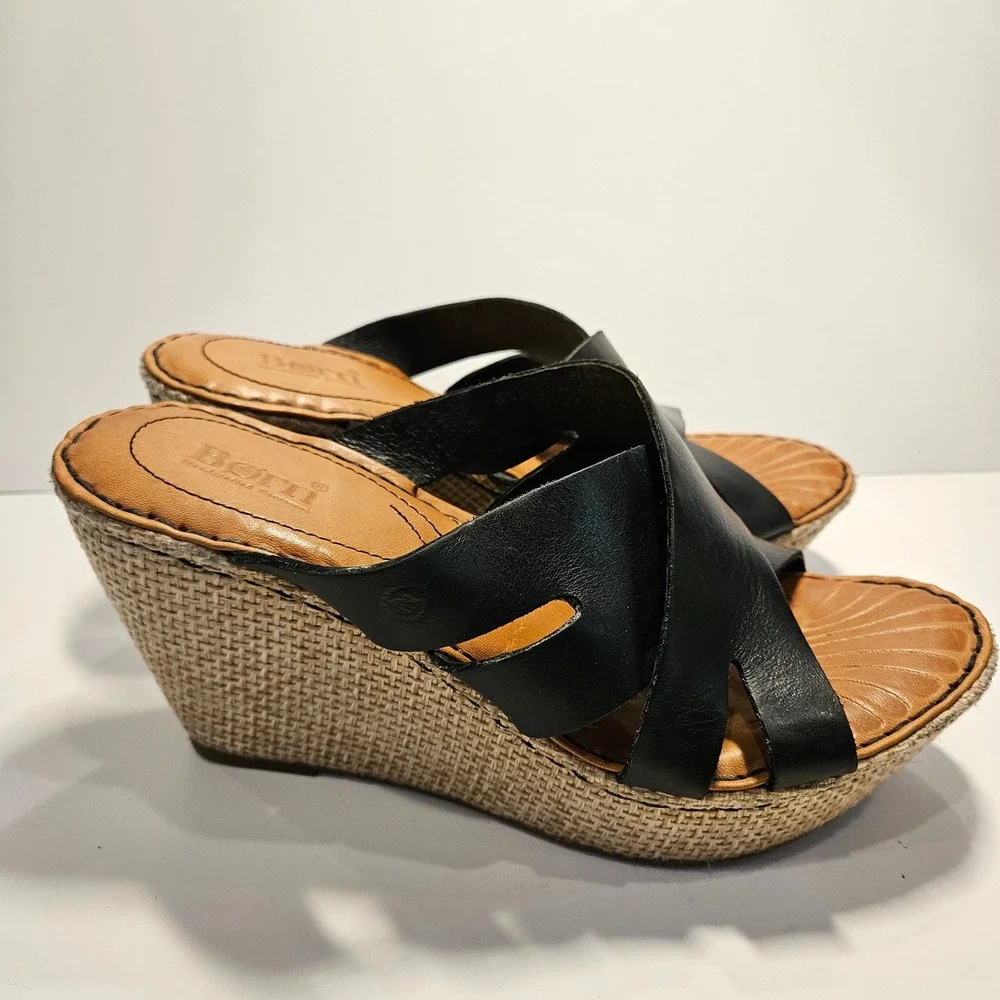 Born leather wedge
